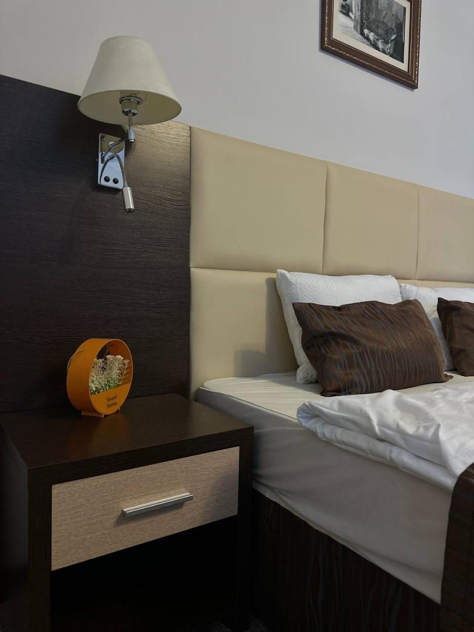 Tanzharyk Hotel Aktobe Zewnętrze zdjęcie