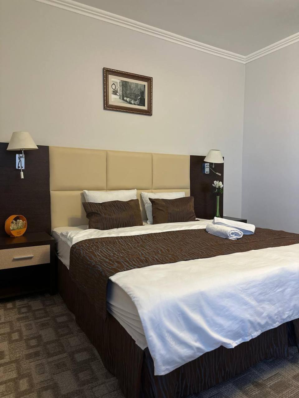 Tanzharyk Hotel Aktobe Zewnętrze zdjęcie