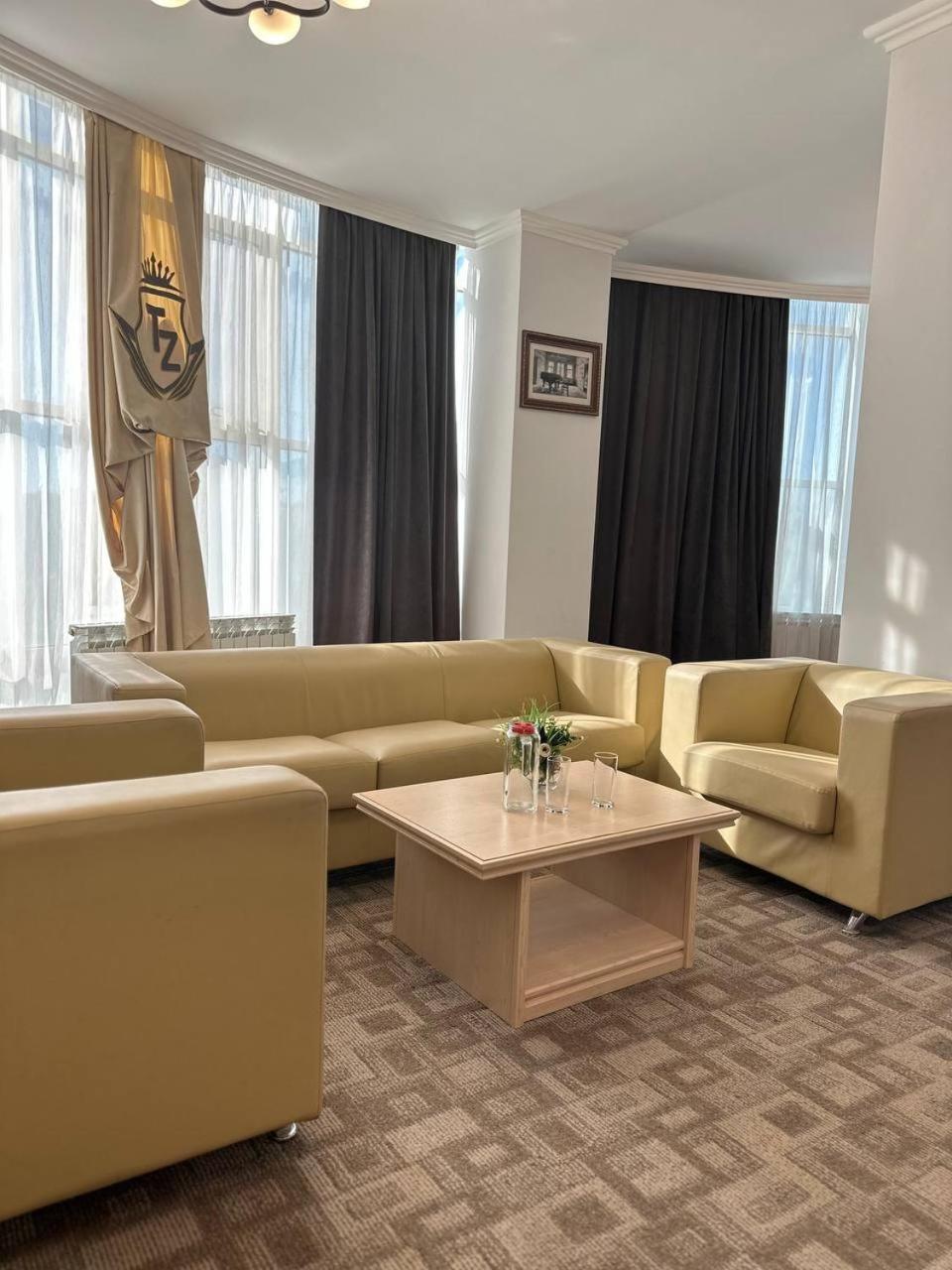 Tanzharyk Hotel Aktobe Zewnętrze zdjęcie