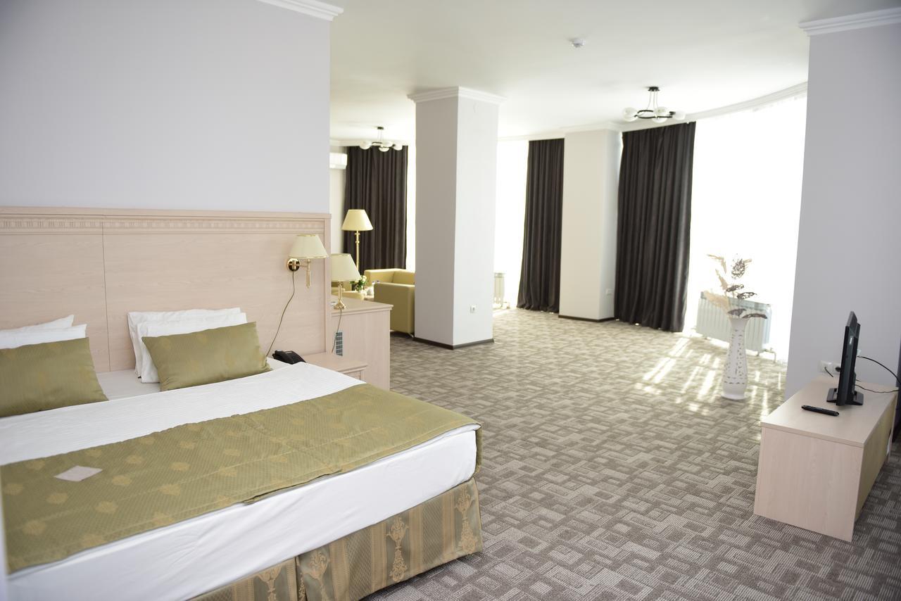 Tanzharyk Hotel Aktobe Zewnętrze zdjęcie