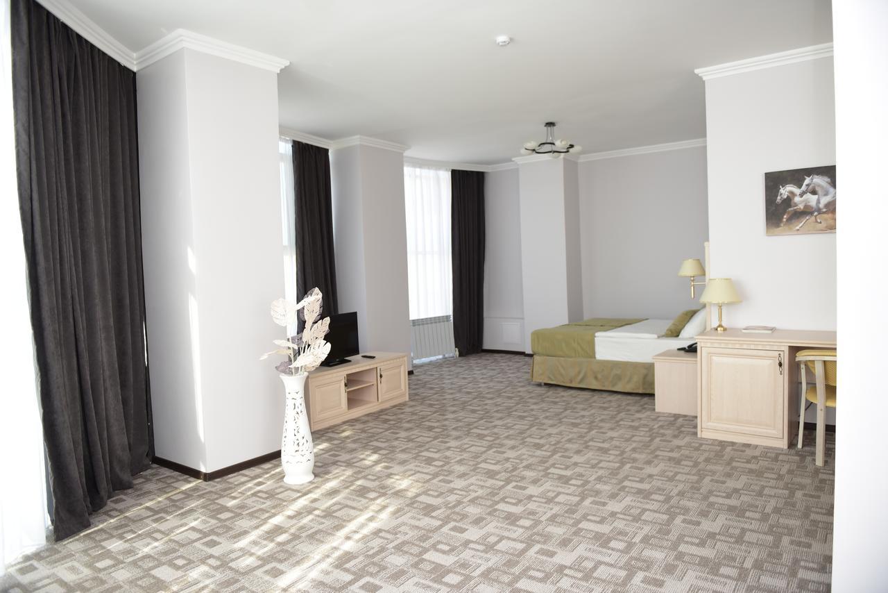 Tanzharyk Hotel Aktobe Zewnętrze zdjęcie