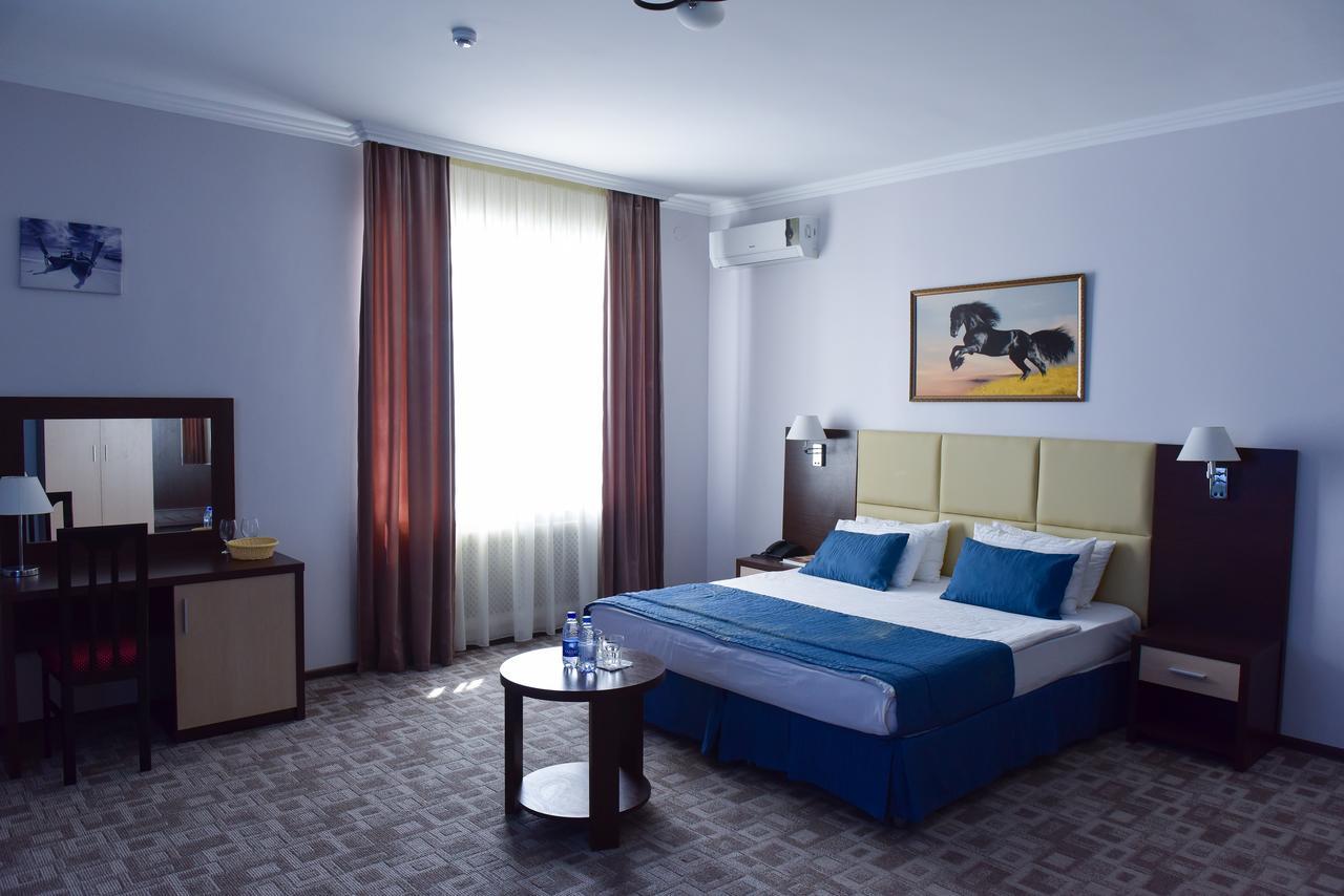 Tanzharyk Hotel Aktobe Zewnętrze zdjęcie
